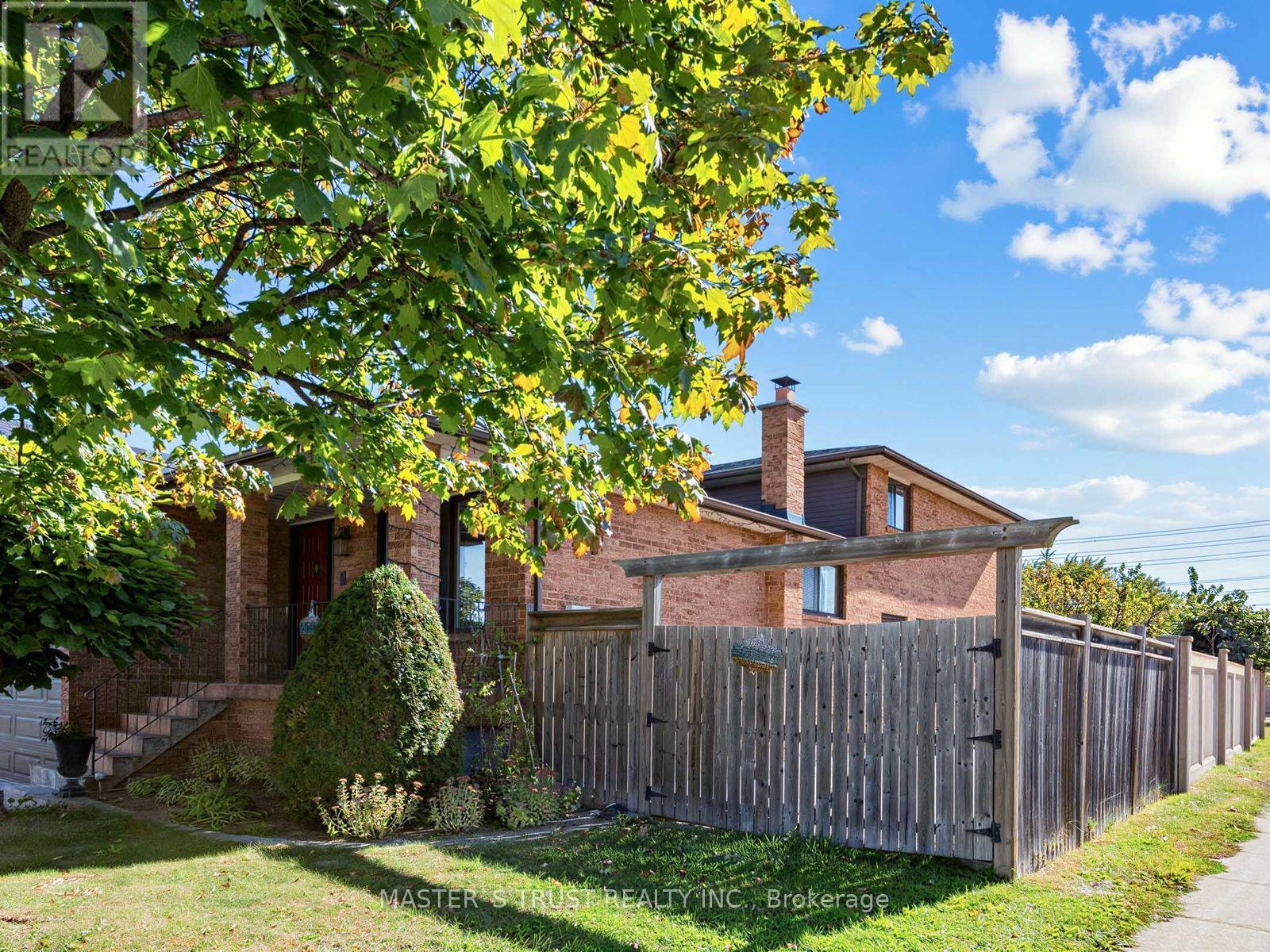 858 Wetherby Lane Property Photo 3