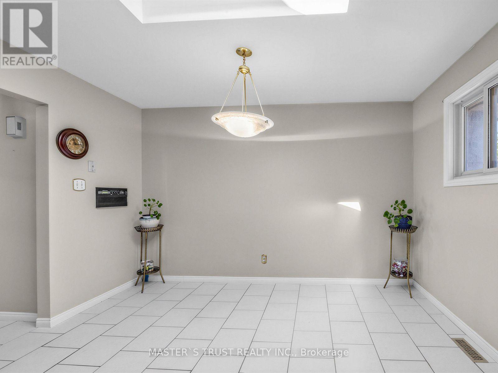 858 Wetherby Lane Property Photo 12