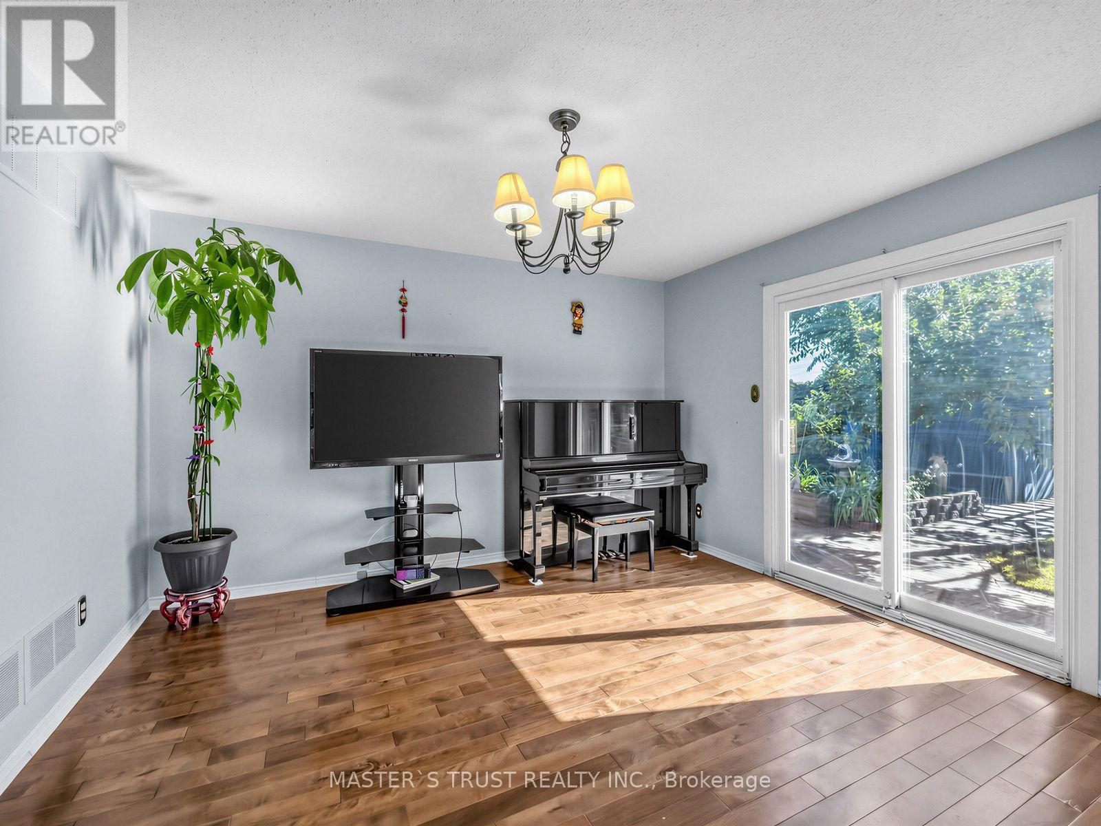 858 Wetherby Lane Property Photo 23