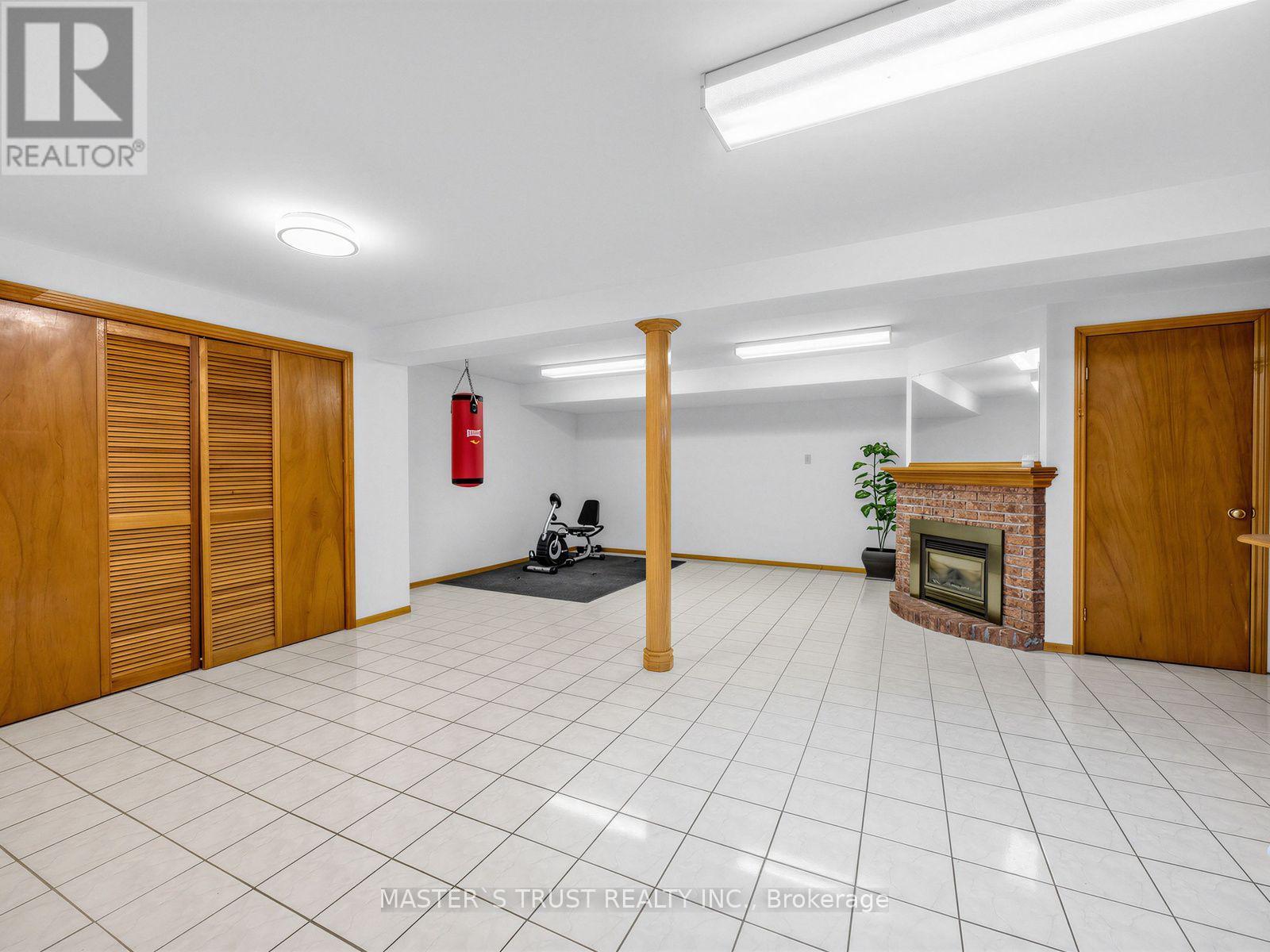 858 Wetherby Lane Property Photo 33