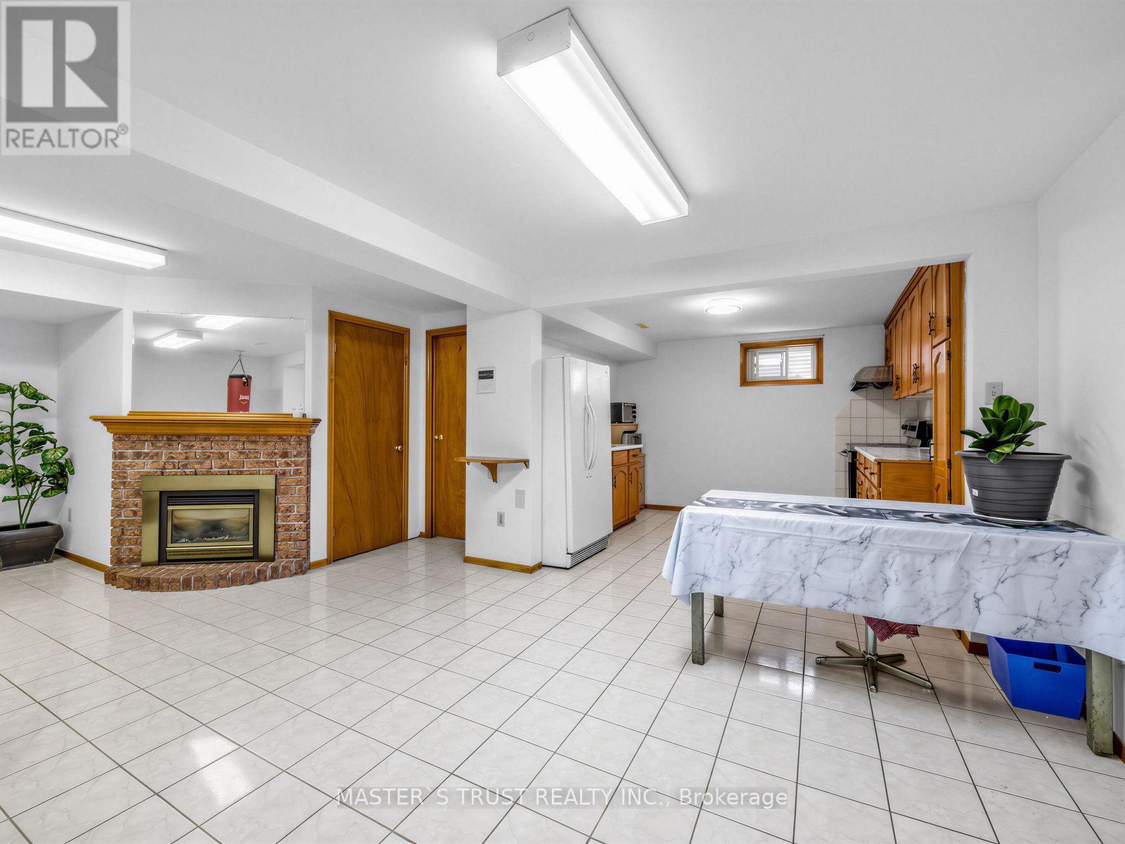 858 Wetherby Lane Property Photo 34