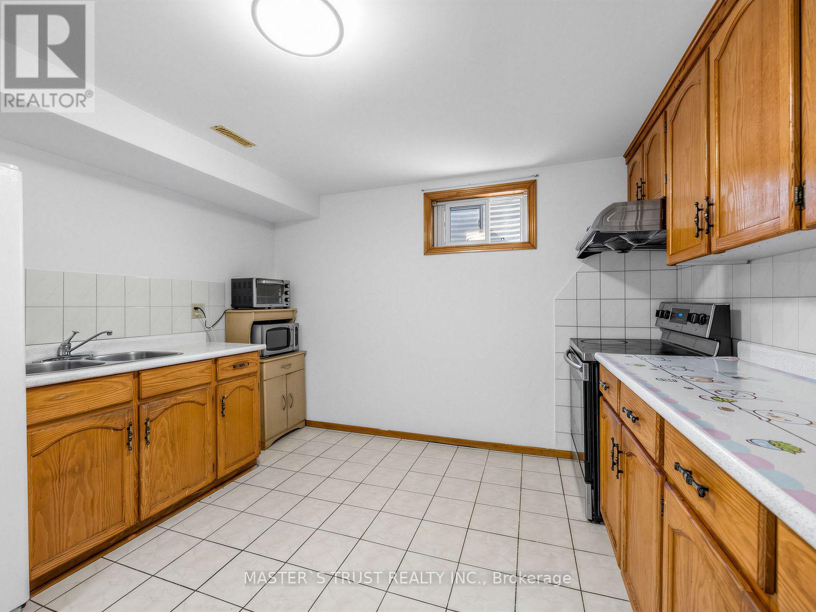 858 Wetherby Lane Property Photo 35