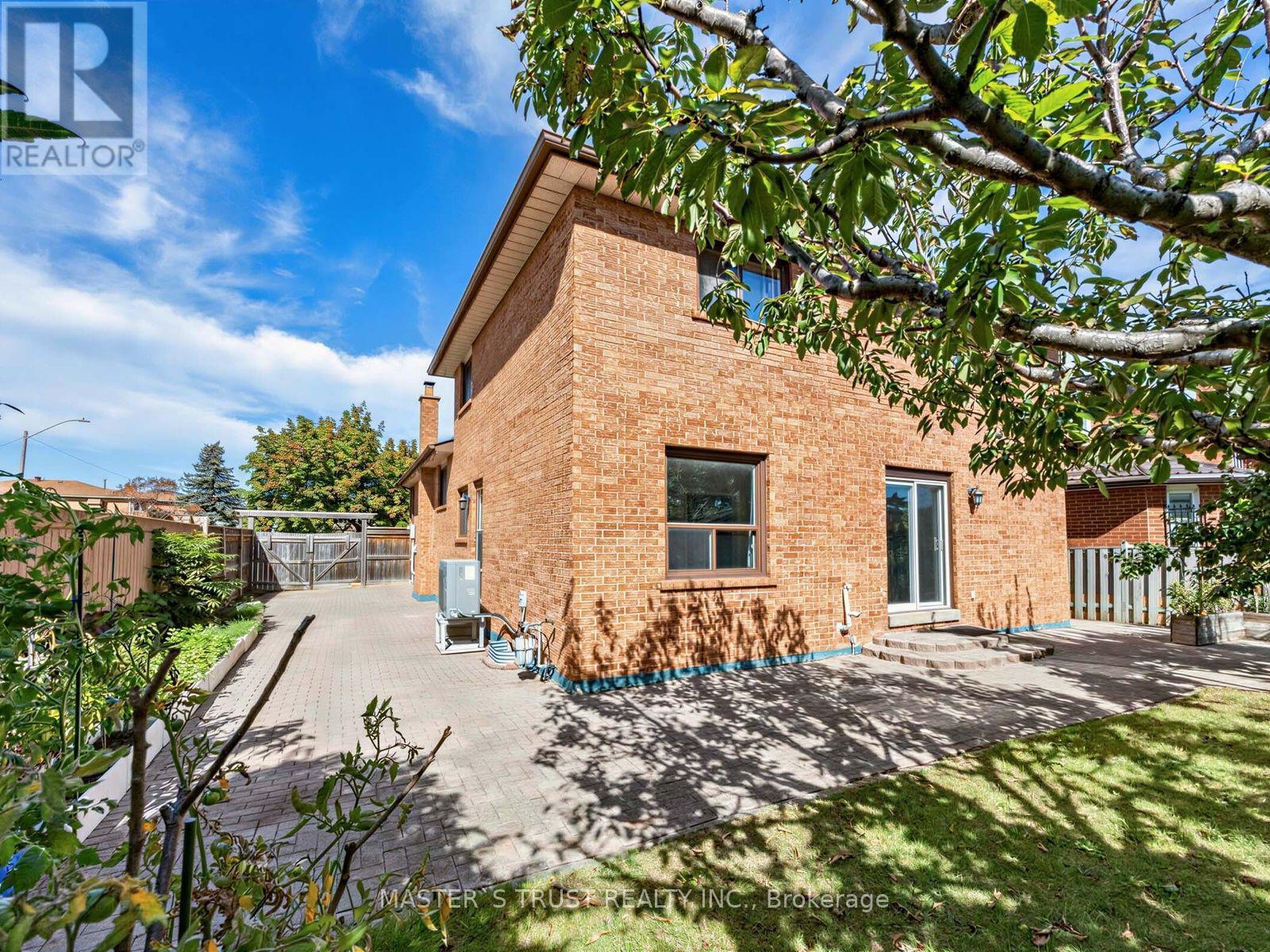 858 Wetherby Lane Property Photo 44