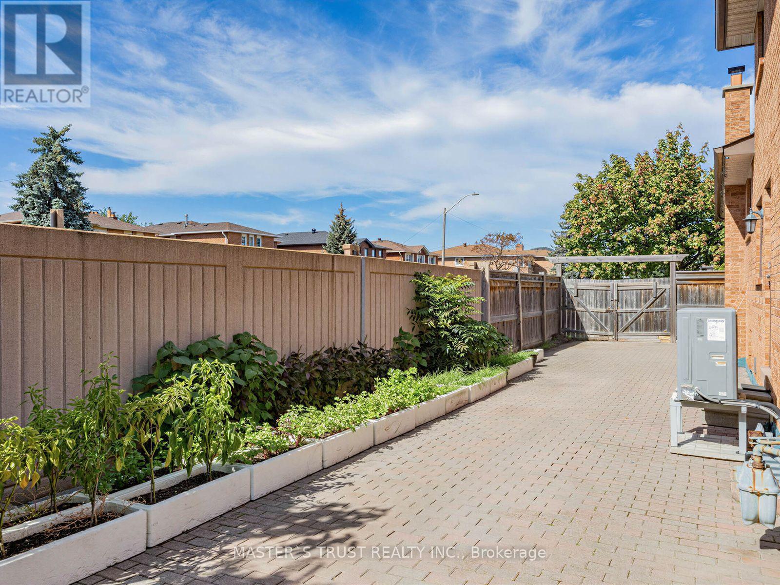 858 Wetherby Lane Property Photo 45