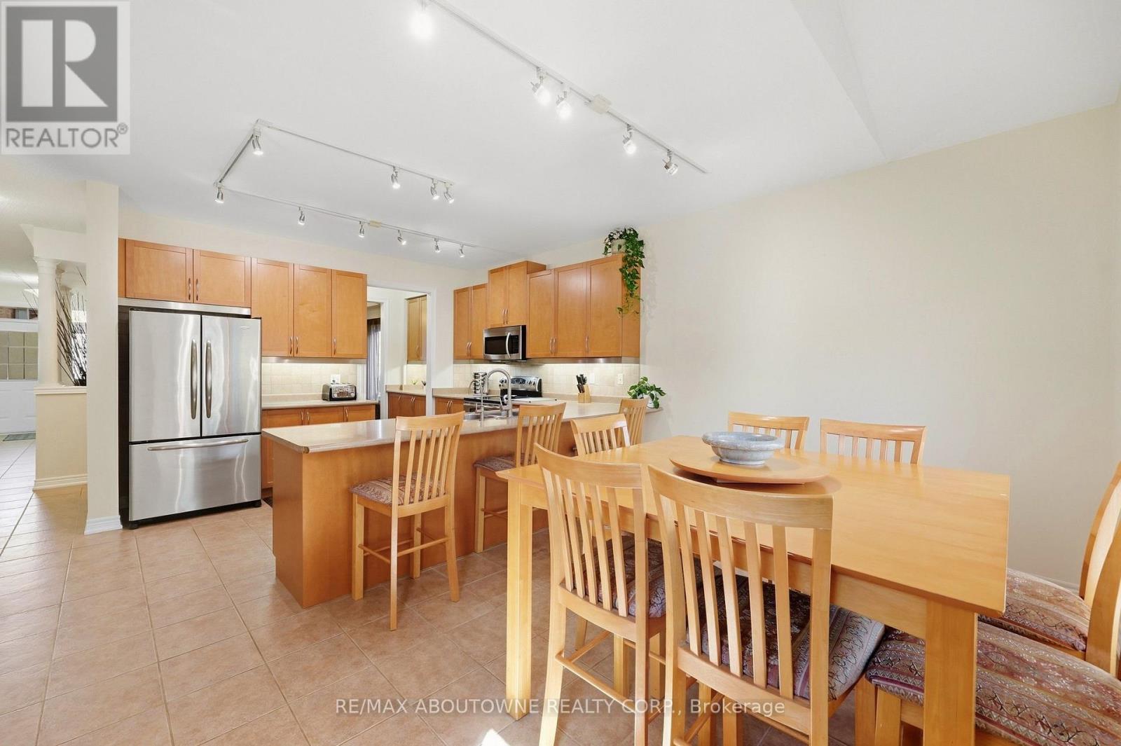 1094 Gorham Way Property Photo 19