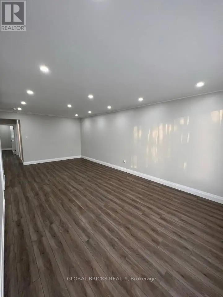 Upper - 49 Argyle Crescent Property Photo 3