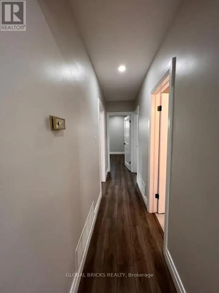Upper - 49 Argyle Crescent Property Photo 6