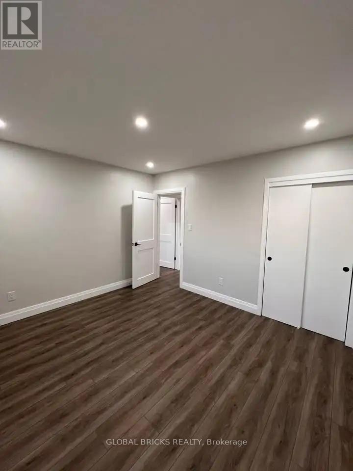 Upper - 49 Argyle Crescent Property Photo 8