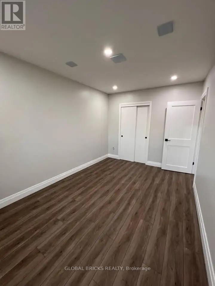 Upper - 49 Argyle Crescent Property Photo 10
