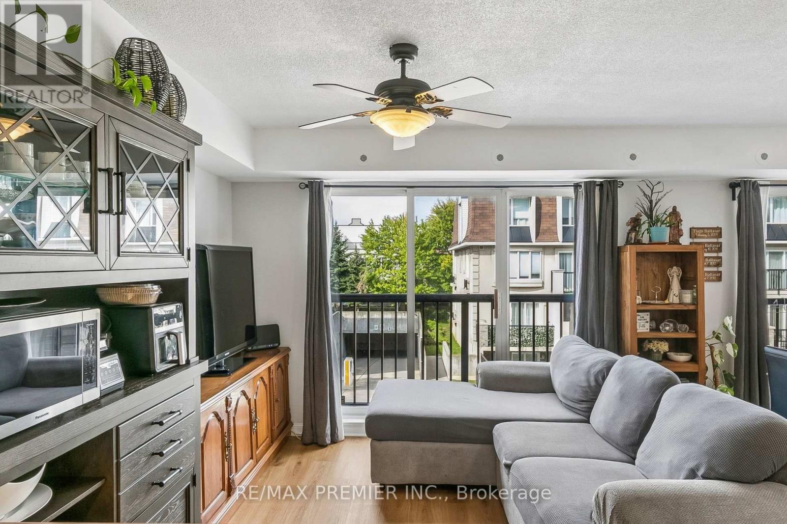 2152 - 105 George Appleton Way Property Photo 6