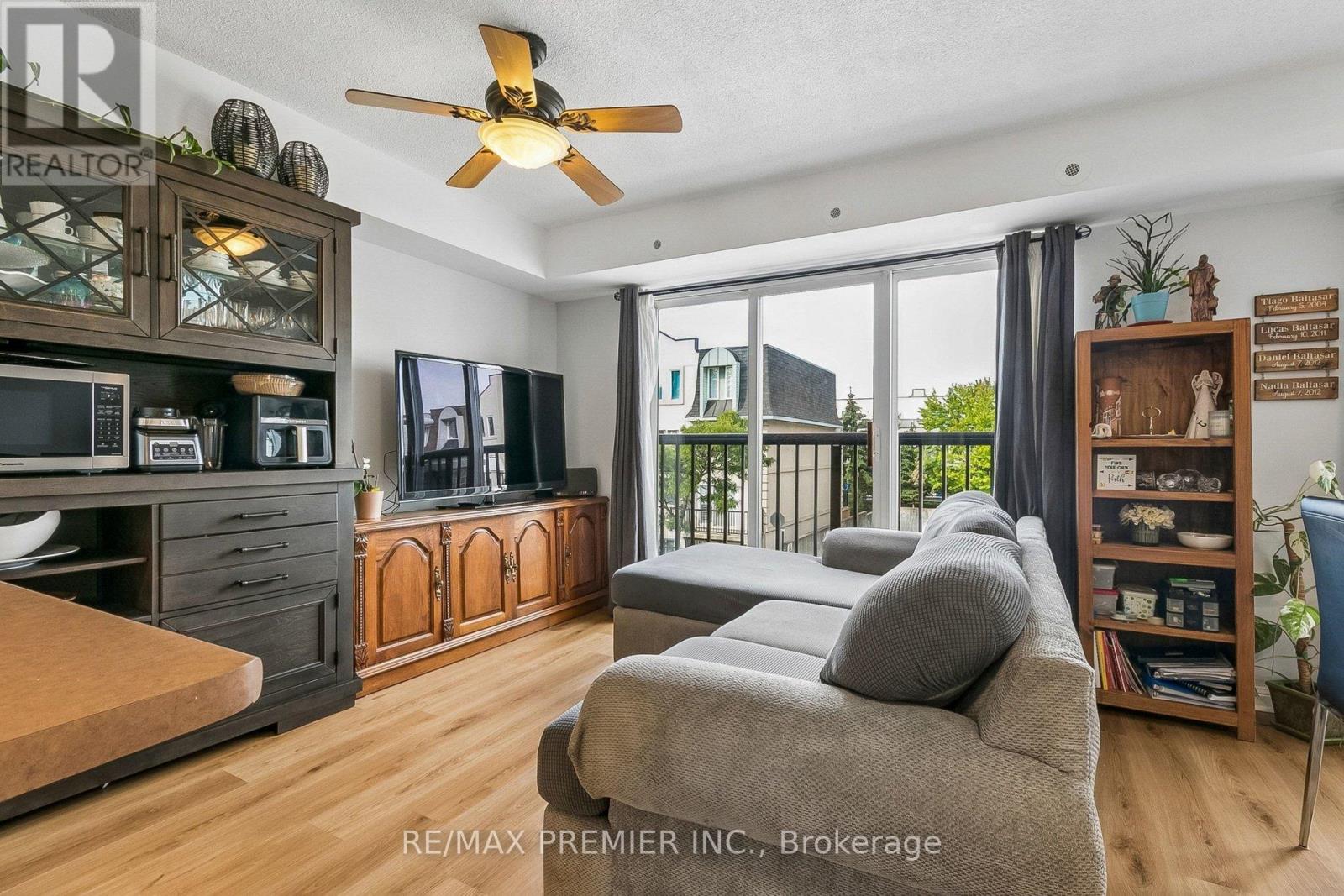 2152 - 105 George Appleton Way Property Photo 7
