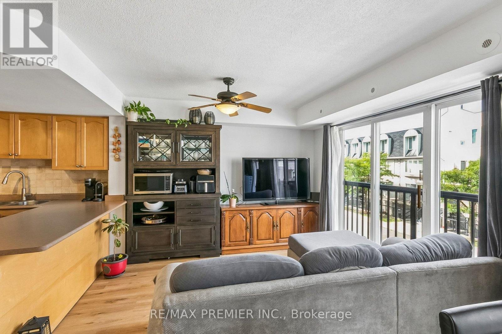 2152 - 105 George Appleton Way Property Photo 8