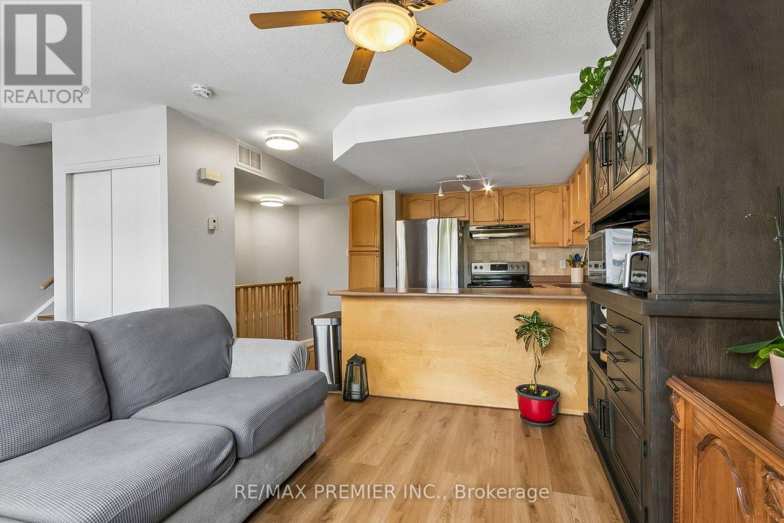2152 - 105 George Appleton Way Property Photo 10
