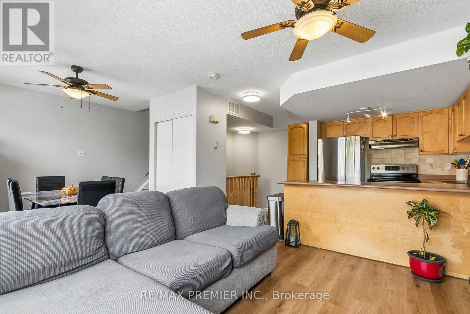 2152 - 105 George Appleton Way Property Photo 11