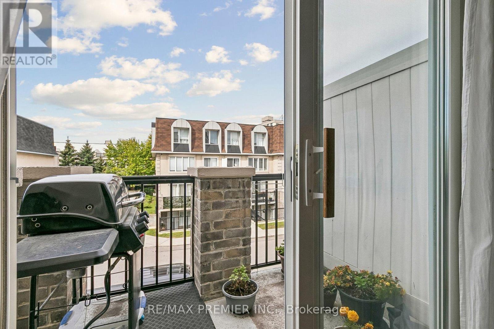 2152 - 105 George Appleton Way Property Photo 17