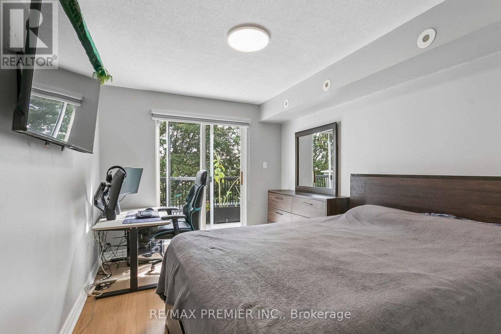 2152 - 105 George Appleton Way Property Photo 18