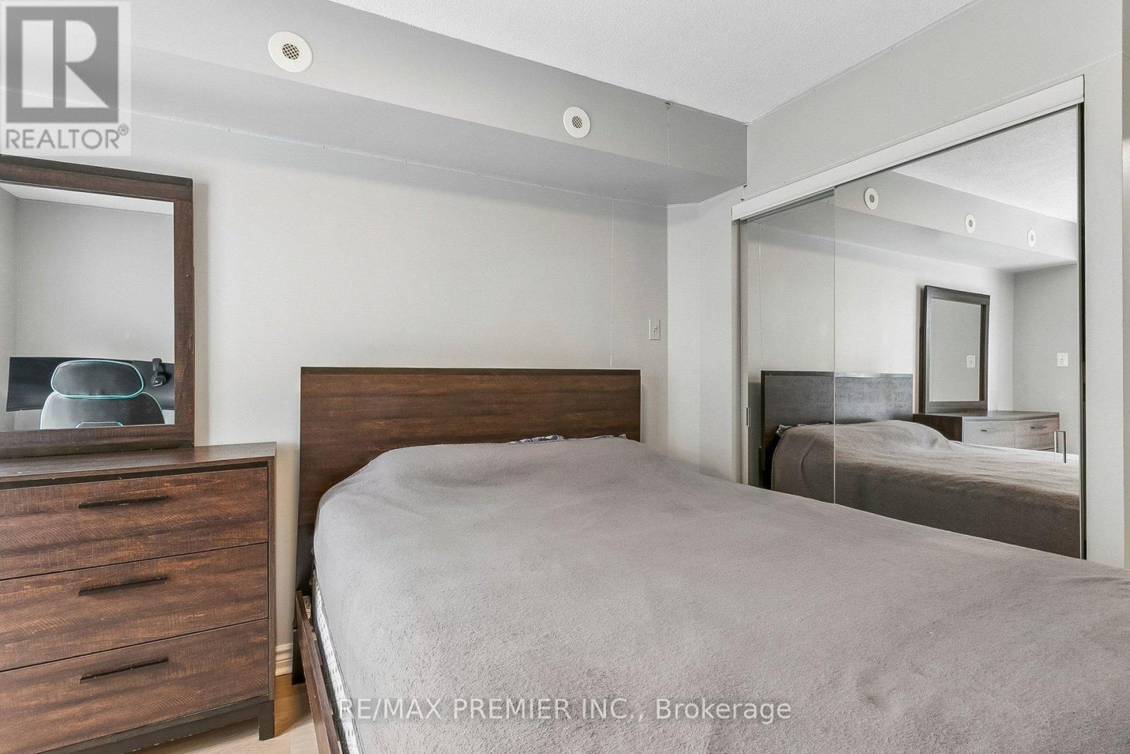 2152 - 105 George Appleton Way Property Photo 19