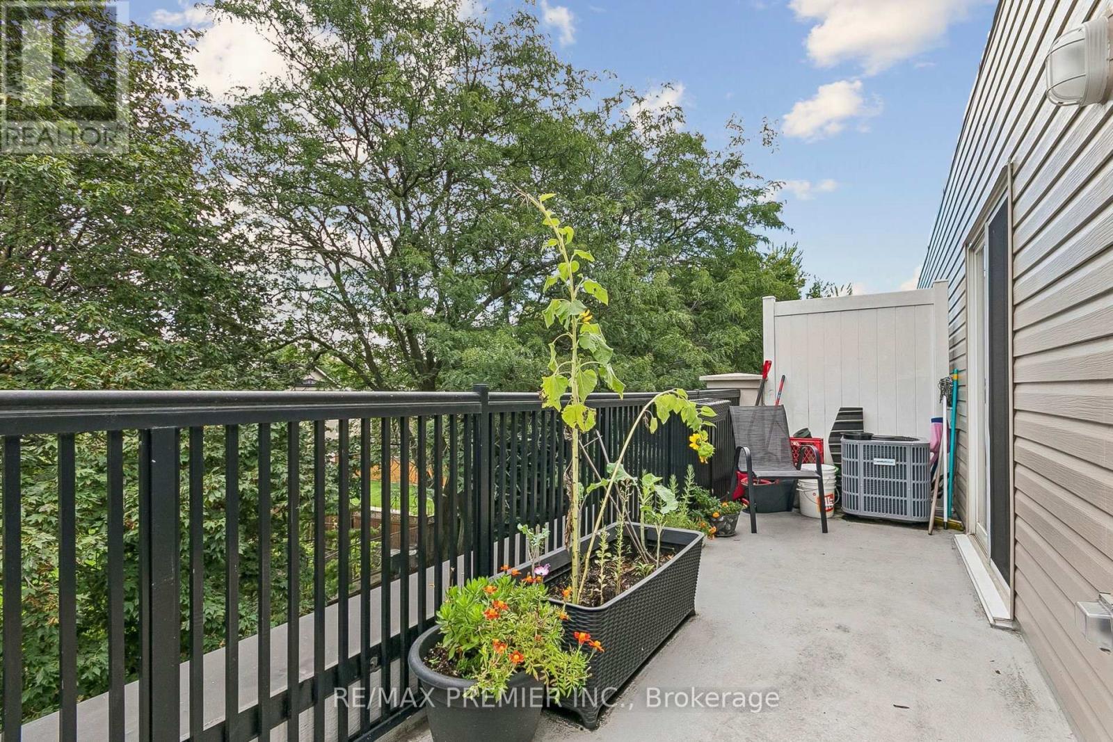 2152 - 105 George Appleton Way Property Photo 26