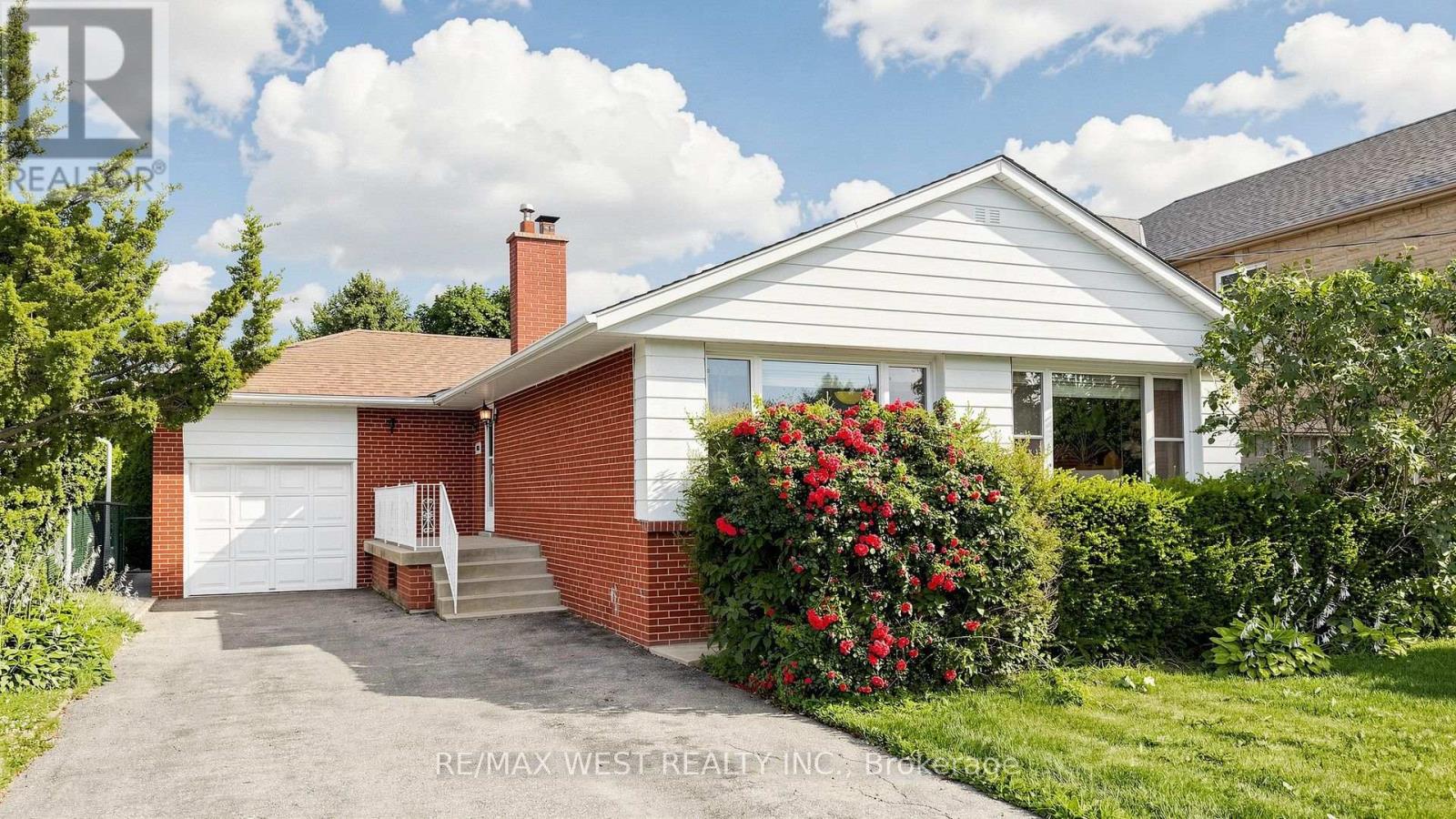 32 Allonsius Drive Property Photo 1