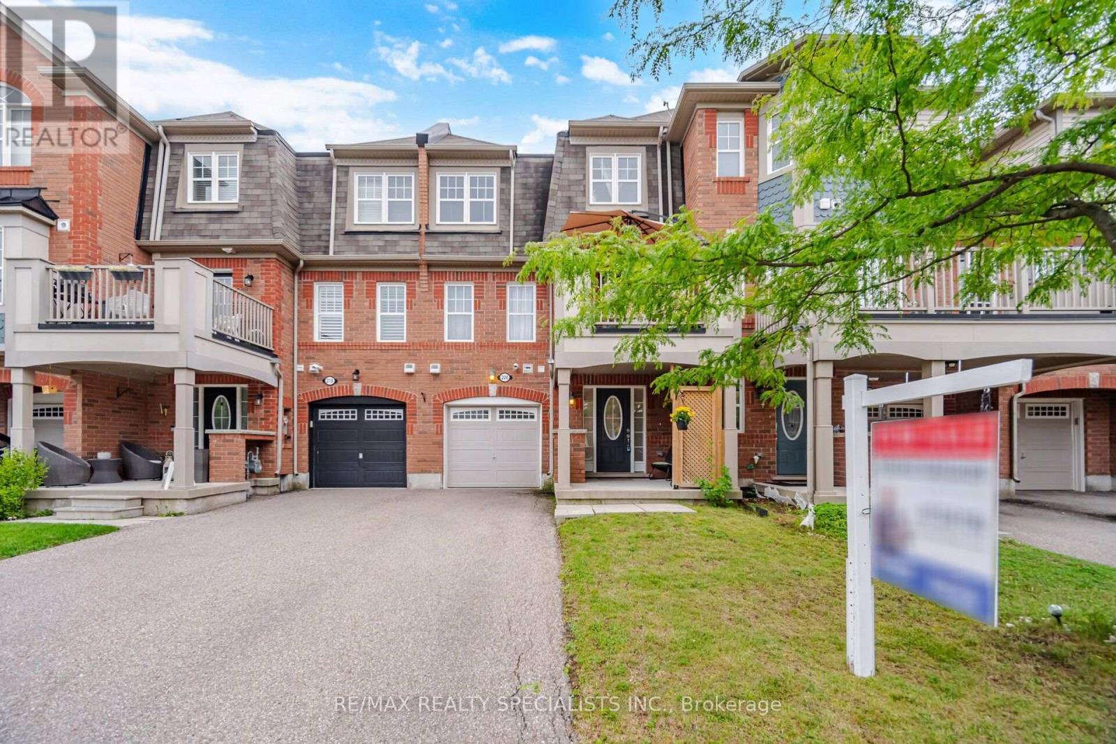 220 Mortimer Crescent Property Photo 1