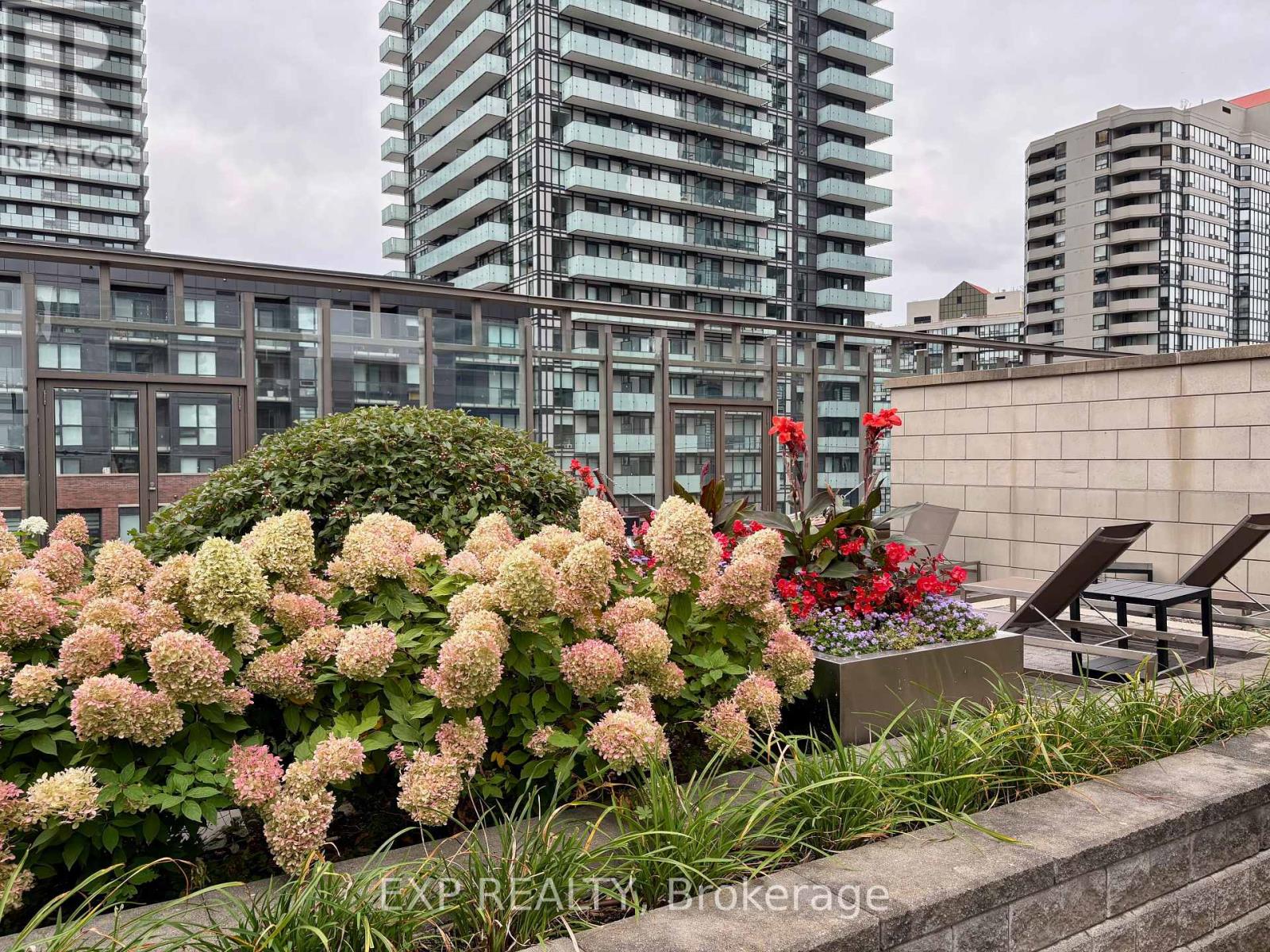 2304 - 385 Prince Of Wales Drive Property Photo 31