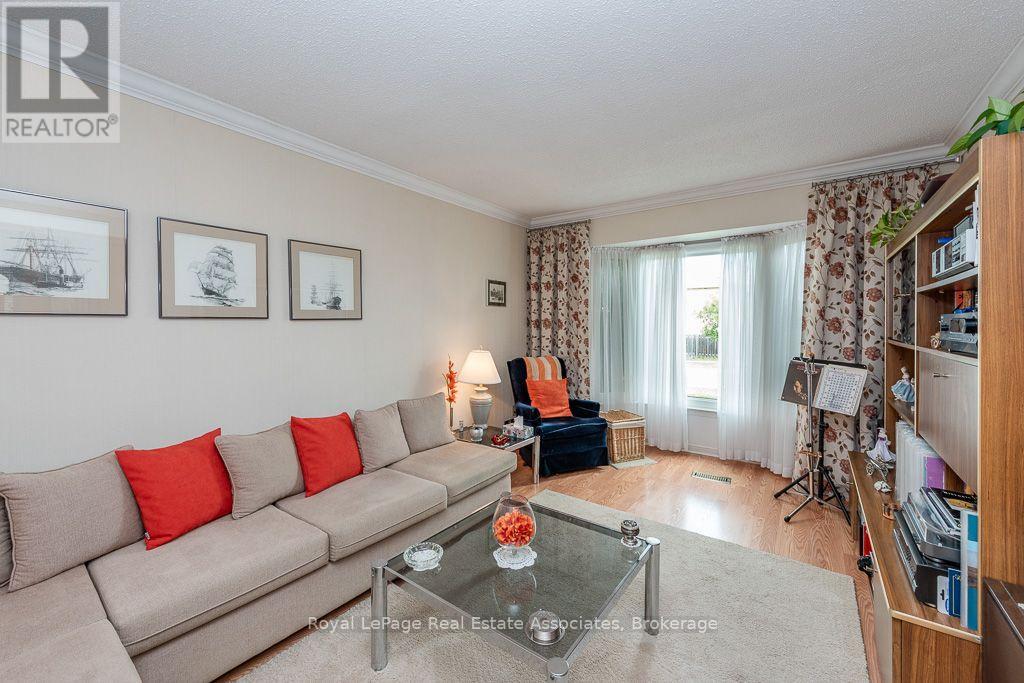 4 Nuttall Street Property Photo 8