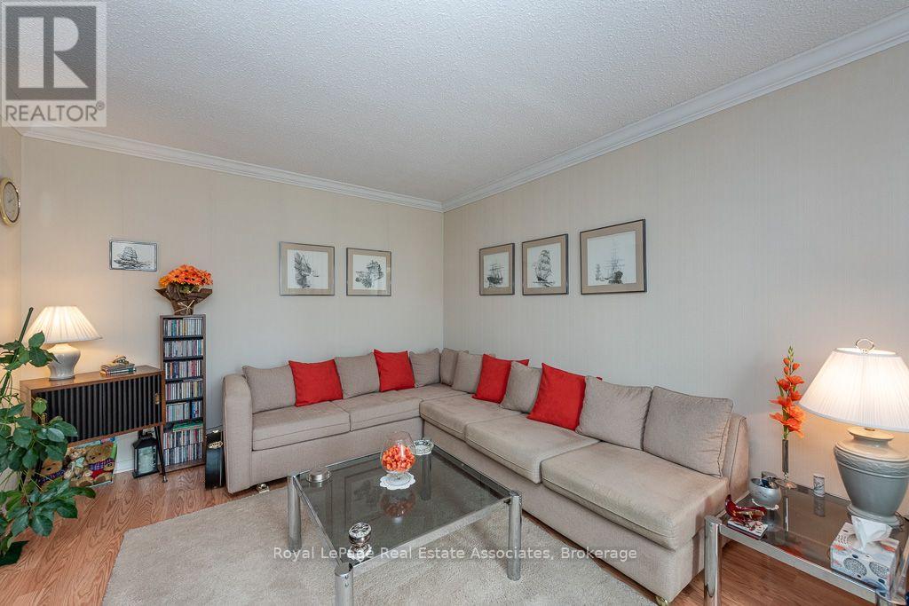 4 Nuttall Street Property Photo 10