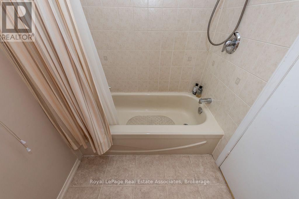 4 Nuttall Street Property Photo 18