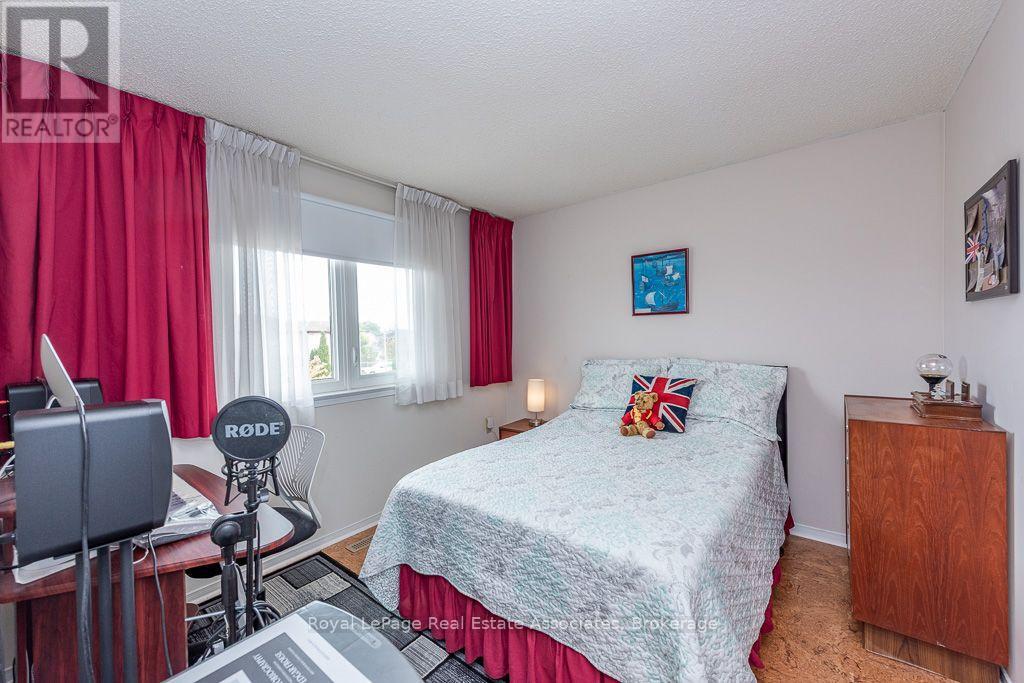 4 Nuttall Street Property Photo 20