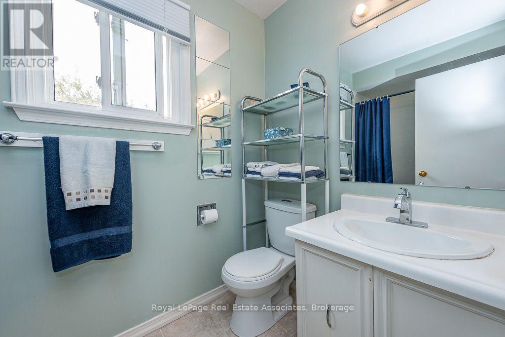 4 Nuttall Street Property Photo 23