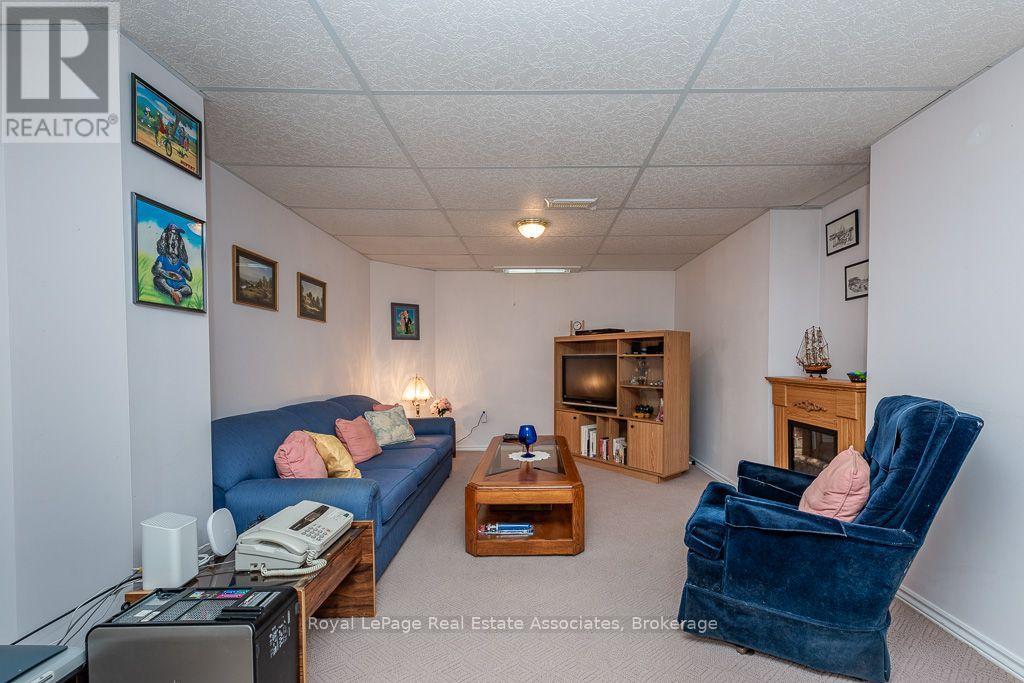 4 Nuttall Street Property Photo 25