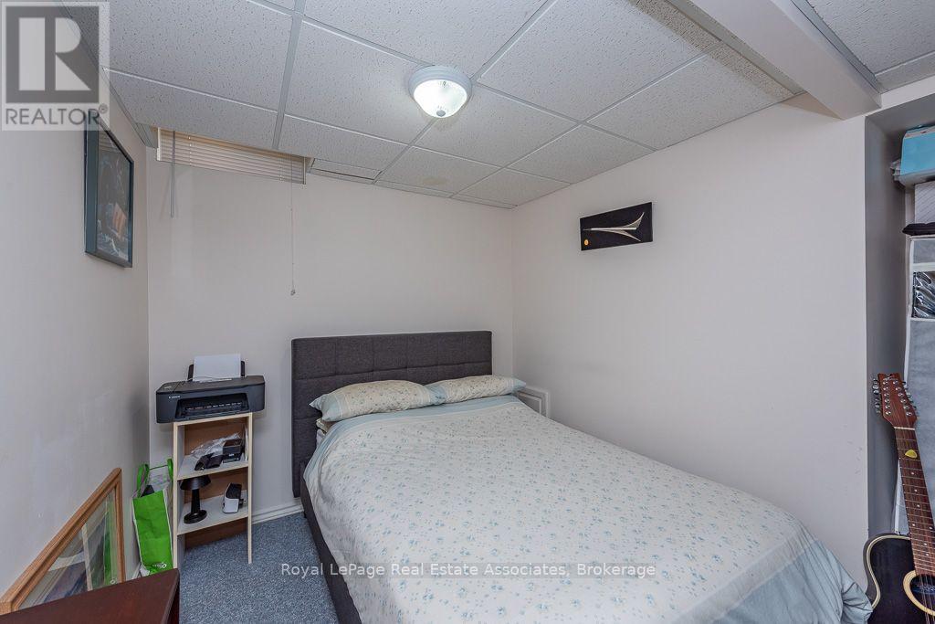 4 Nuttall Street Property Photo 29