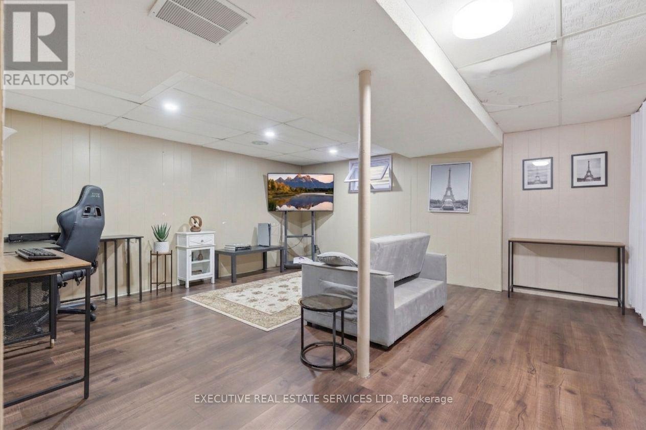 60 Chipwood Crescent Property Photo 15