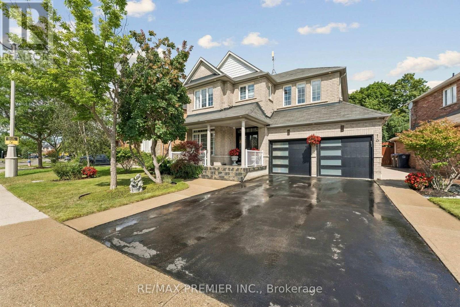 16 ROCKSTEP COURT Property Photo 1