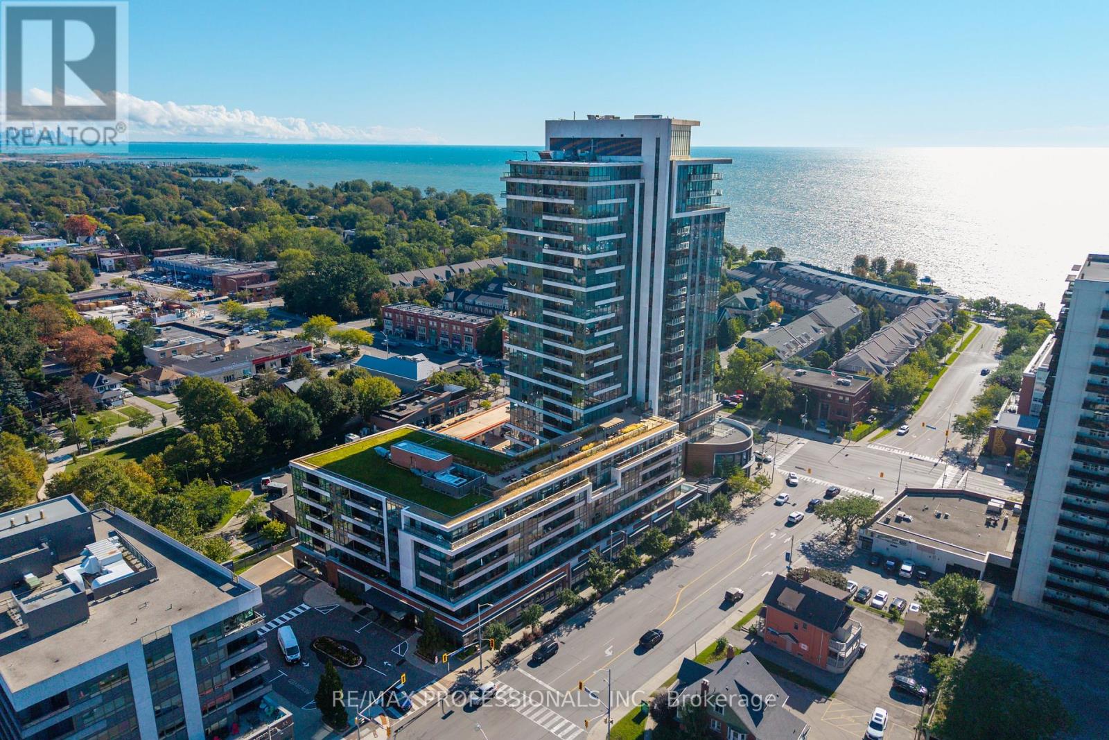 413 - 1 Hurontario Street Property Photo 1