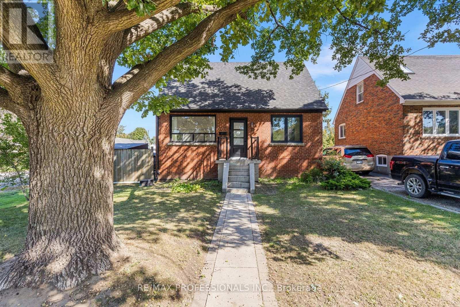 27 Brawley Avenue Property Photo 1