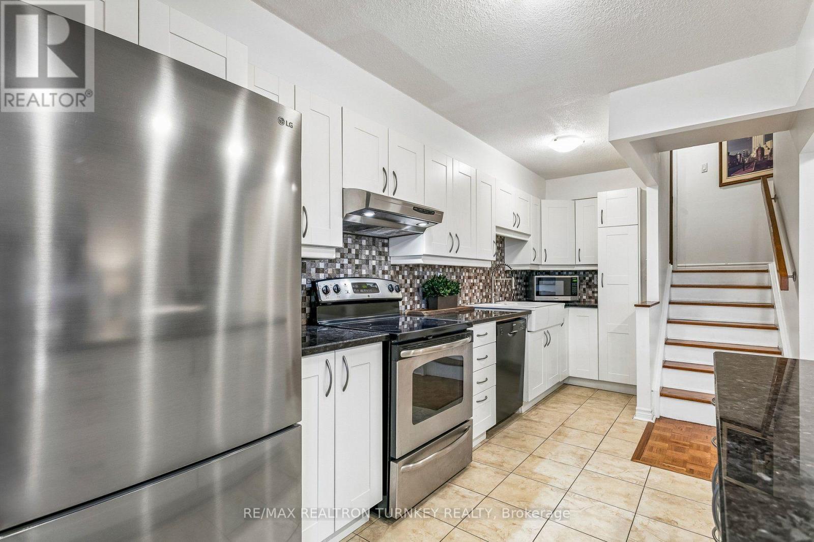 A12 - 296 Mill Road Property Photo 10
