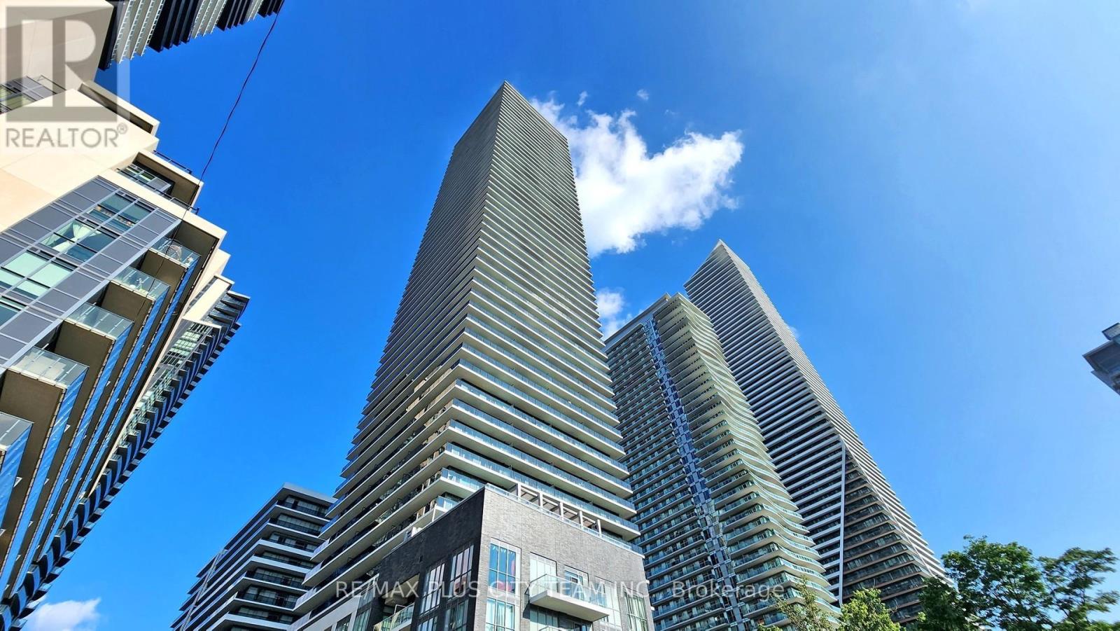 205 - 70 ANNIE CRAIG DRIVE W Property Photo 1