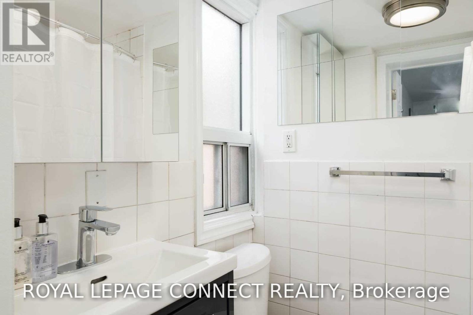 Suite 4 - 307 Pacific Avenue Property Photo 16