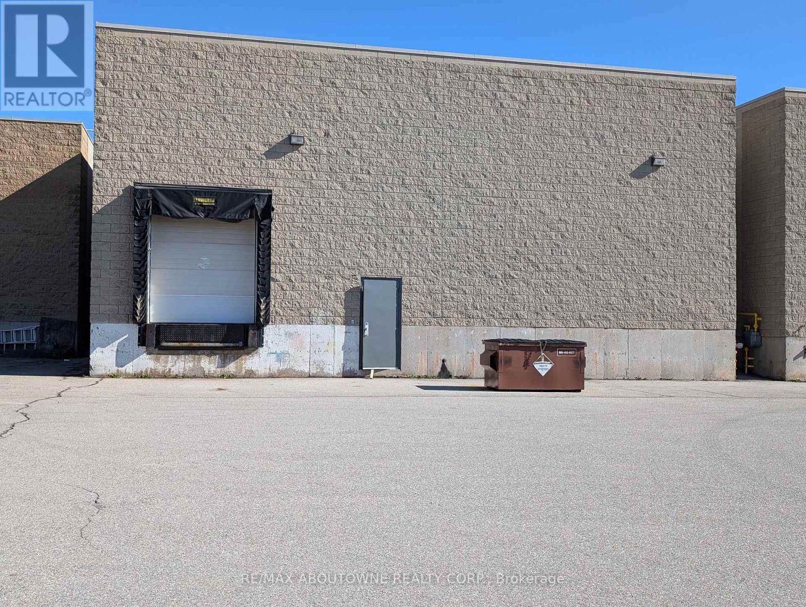 F7 - 1273 North Service Road E Property Photo 6