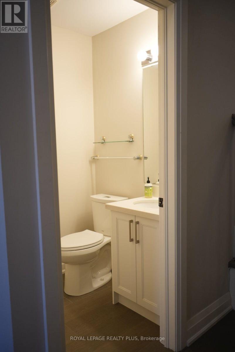 10 - 2410 Woodward Avenue Property Photo 12