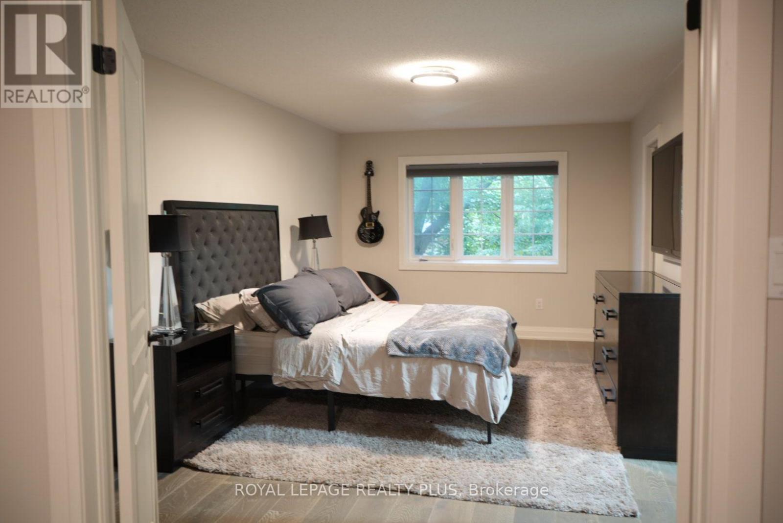 10 - 2410 Woodward Avenue Property Photo 13