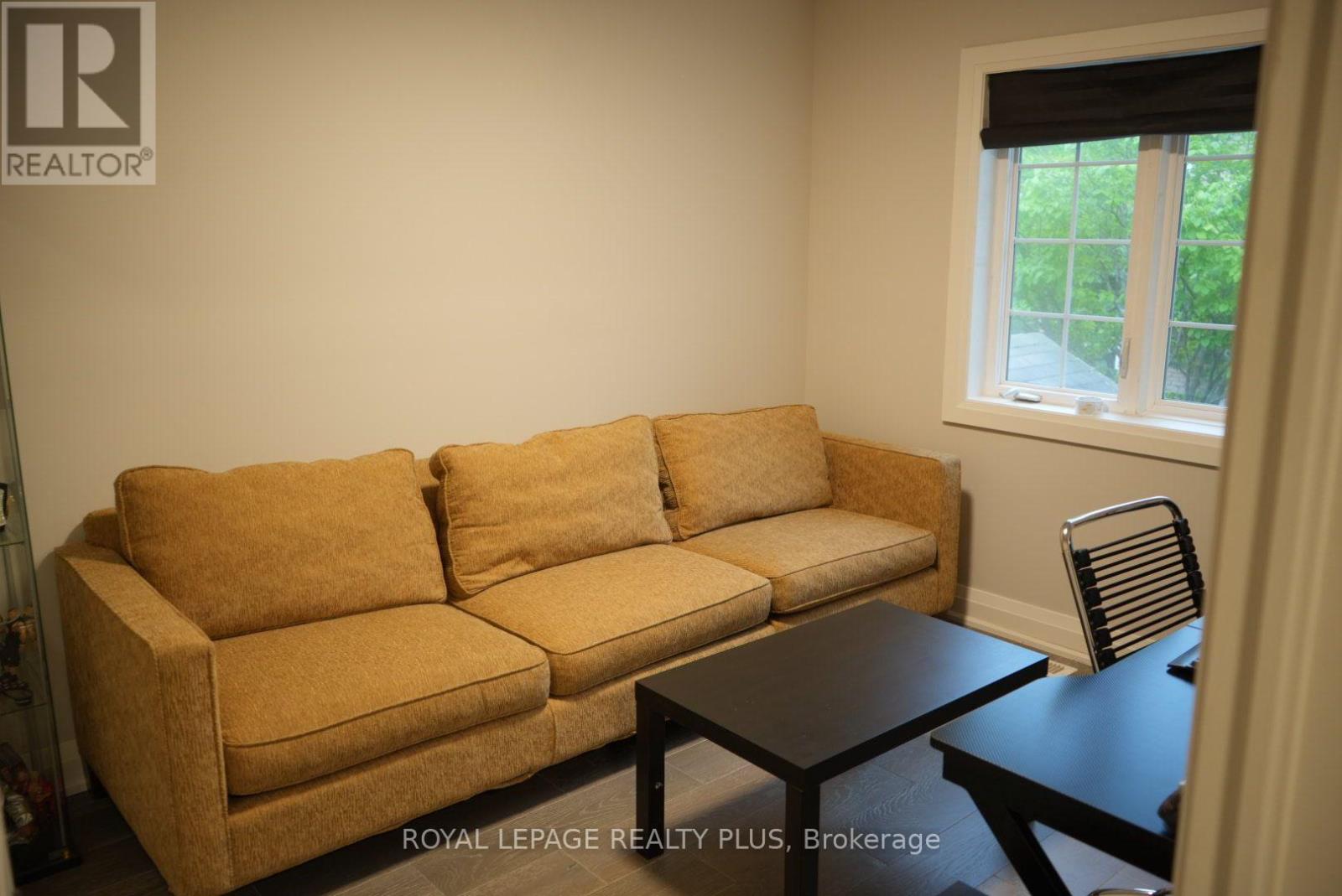 10 - 2410 Woodward Avenue Property Photo 19