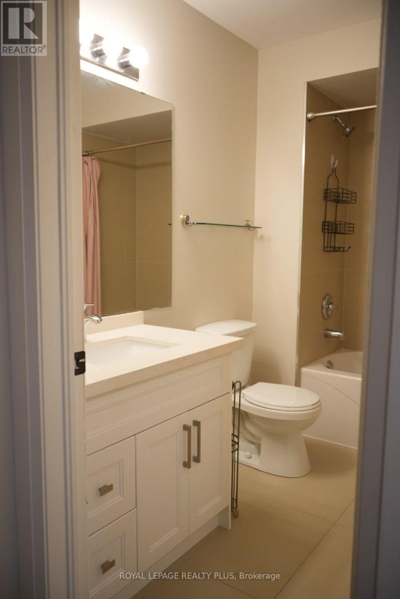 10 - 2410 Woodward Avenue Property Photo 23