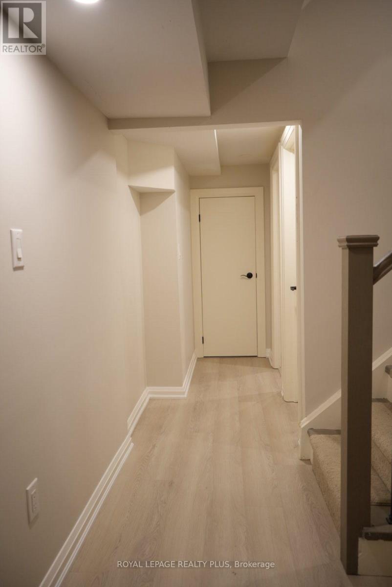 10 - 2410 Woodward Avenue Property Photo 26