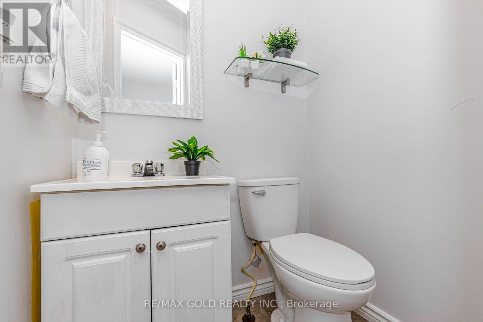 240 Simmons Boulevard Property Photo 14