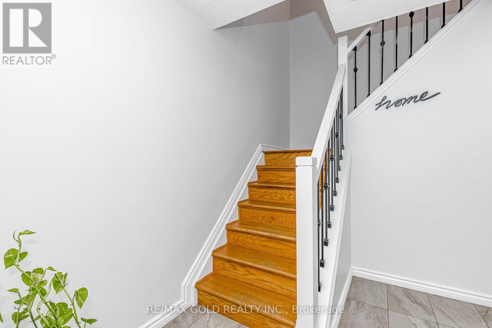 240 Simmons Boulevard Property Photo 15