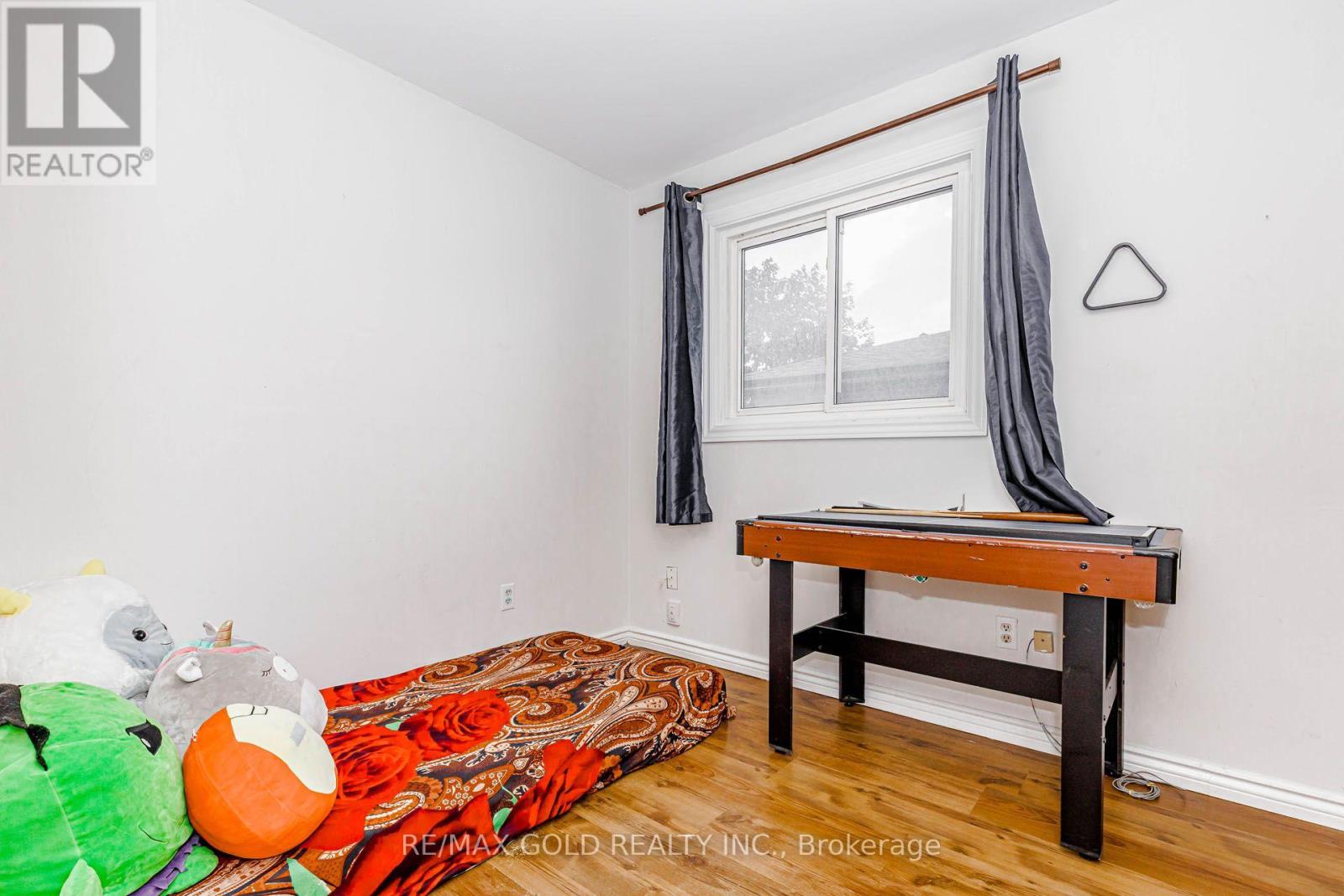 240 Simmons Boulevard Property Photo 25