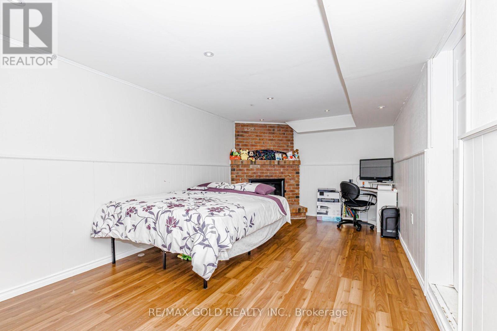 240 Simmons Boulevard Property Photo 27