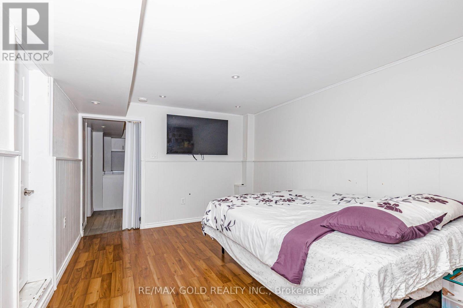 240 Simmons Boulevard Property Photo 29